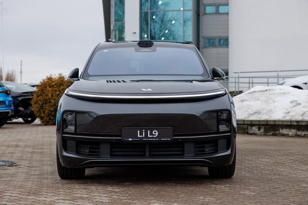 Обзор шестиместного кроссовера Li L9