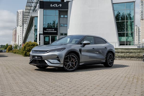 Обзор «хищного» SUV BYD Song L