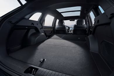 Объем багажника до 1532 л