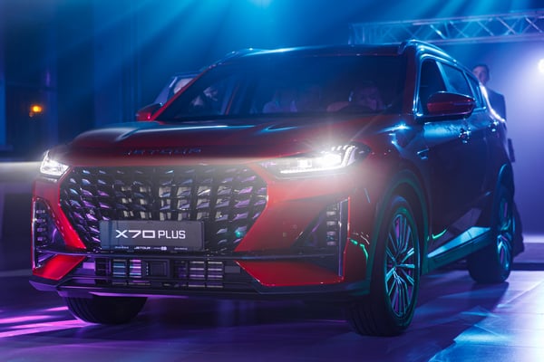 Кроссовер X70 Plus представили в дилерском центре Jetour