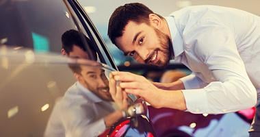 Автомобиль выехал из автосалона — и сразу потерял в цене 30%? Выясняем, где правда, а где вымысел