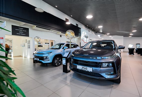 Сравниваем автомобили JAC JS4 и JAC JS6