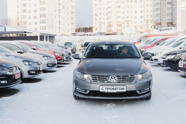 Плюсы в карму: находим преимущества «статусных» авто с пробегом и новых «бюджетников»