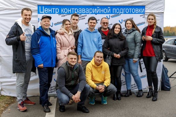 Скорость и безопасность: сотрудники «Атлант-М» оттачивали мастерство вождения на полигоне