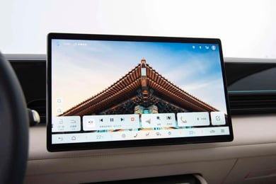 Сенсорный ЖК экран