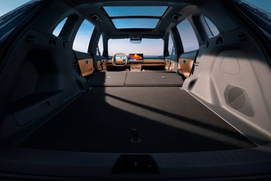 Объем багажника – 482 л