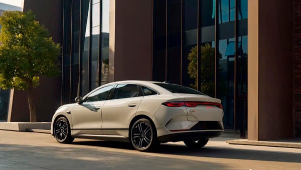 Хорош со всех сторон