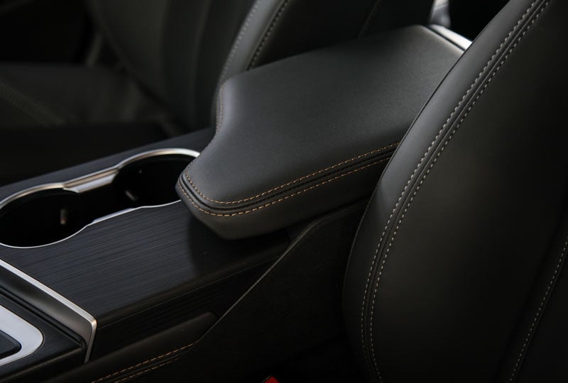 Центральный подлокотник