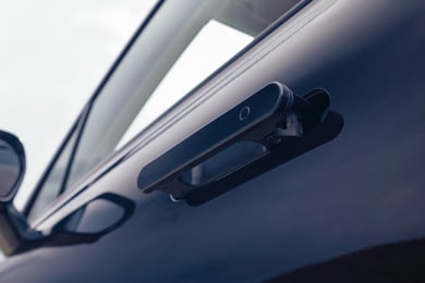 Выдвижные ручки дверей