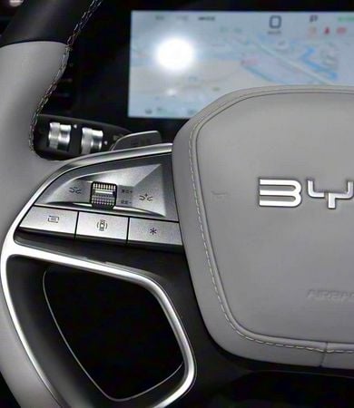 Суперкроссовер BYD Sea Lion 06