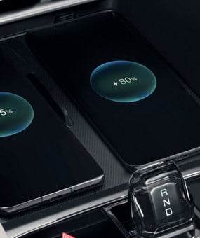 Двойнй слот для беспроводой зарядки