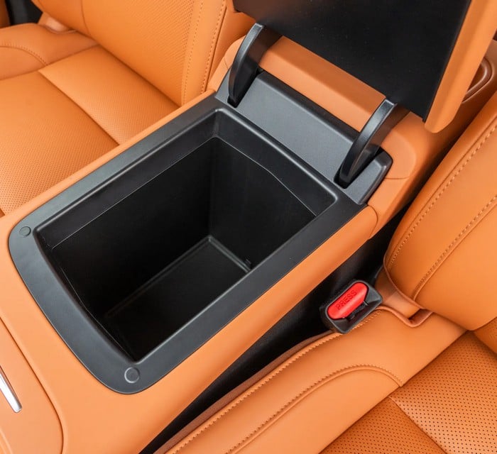 Бокс в подлокотнике